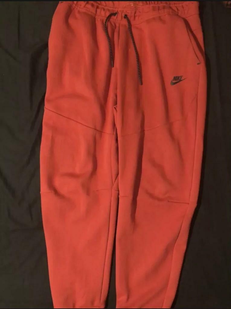 nike tech bottoms